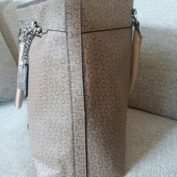 COPY - 🍁Guess extra large Handbag purse - Picture 7 of 8